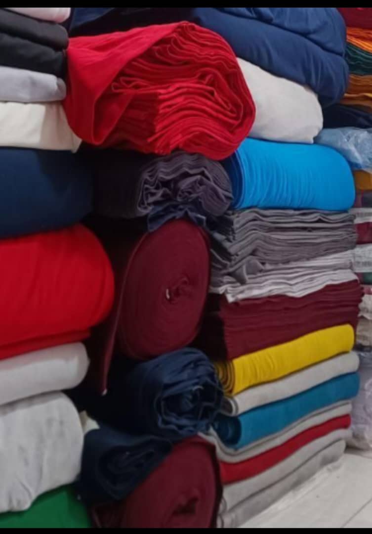 راهنمای انتخاب پارچه مناسب برای پروژه‌های مختلف